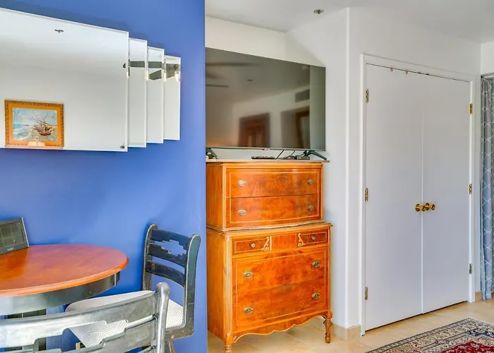 Apartment Scenic Vacation W/ Patio & Grill! *