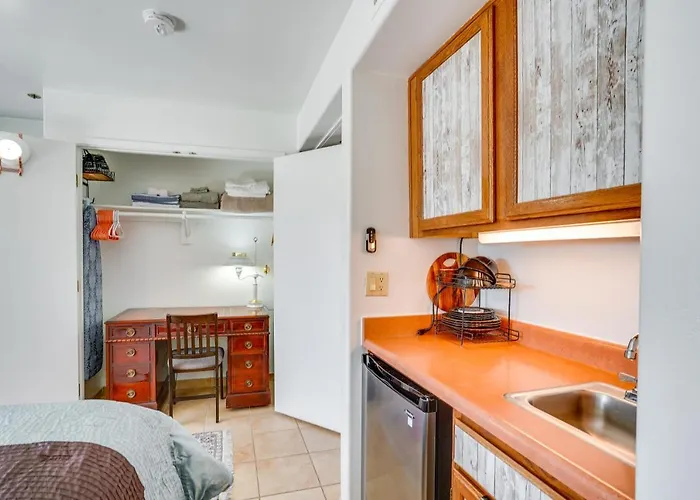 Scenic Vacation W/ Patio & Grill! Apartment Tucson